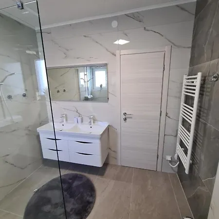 Appartement Lujic *