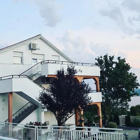 Apartman Lujic *