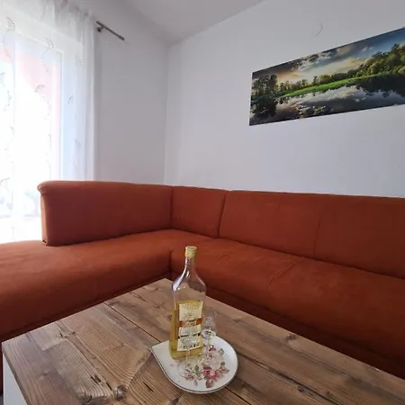Lujic Apartman *