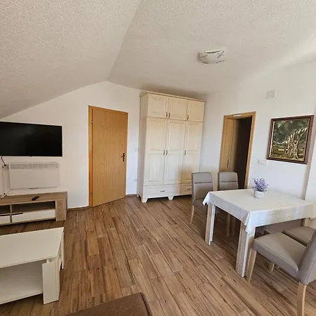 Lujic Apartman *