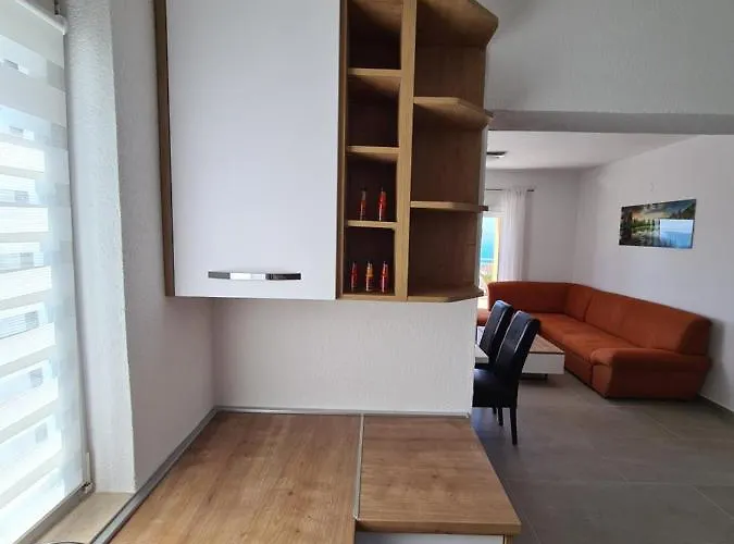 Lujic * تْسْغيكفانِتْسا